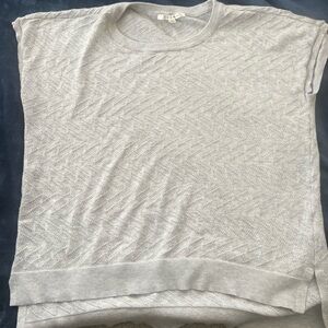 Light grey knit short sleeve lightweight sweater